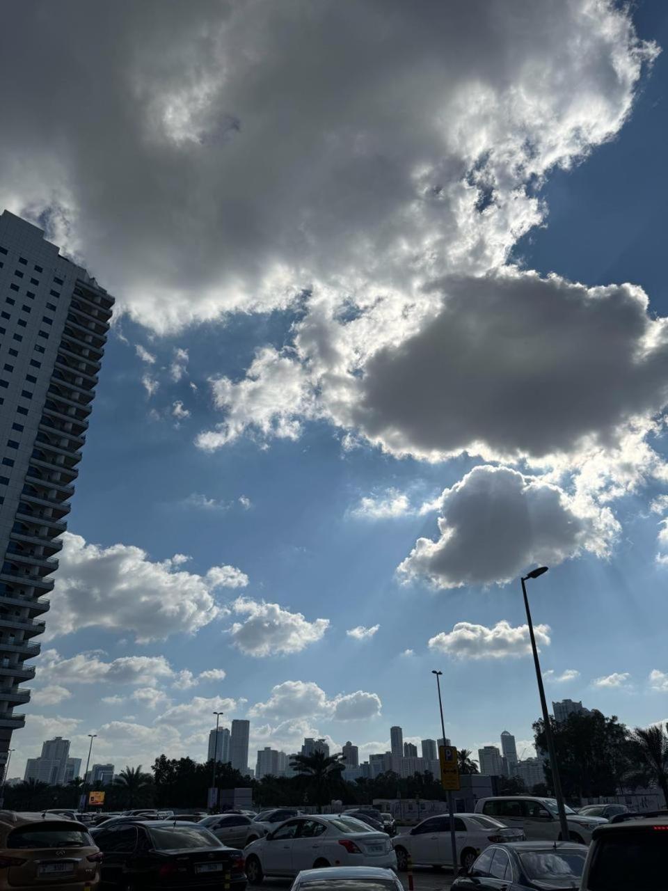 Provis Apartment Sharjah Luaran gambar